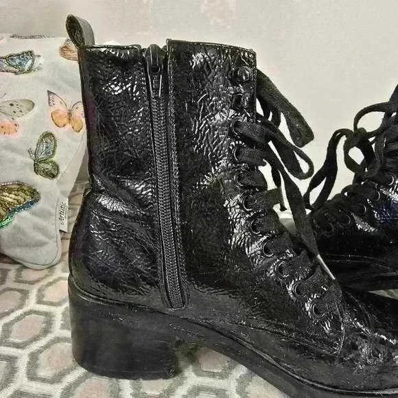 TOPSHOP PATTEN HEEL  BOOTIE - Picture 9 of 11